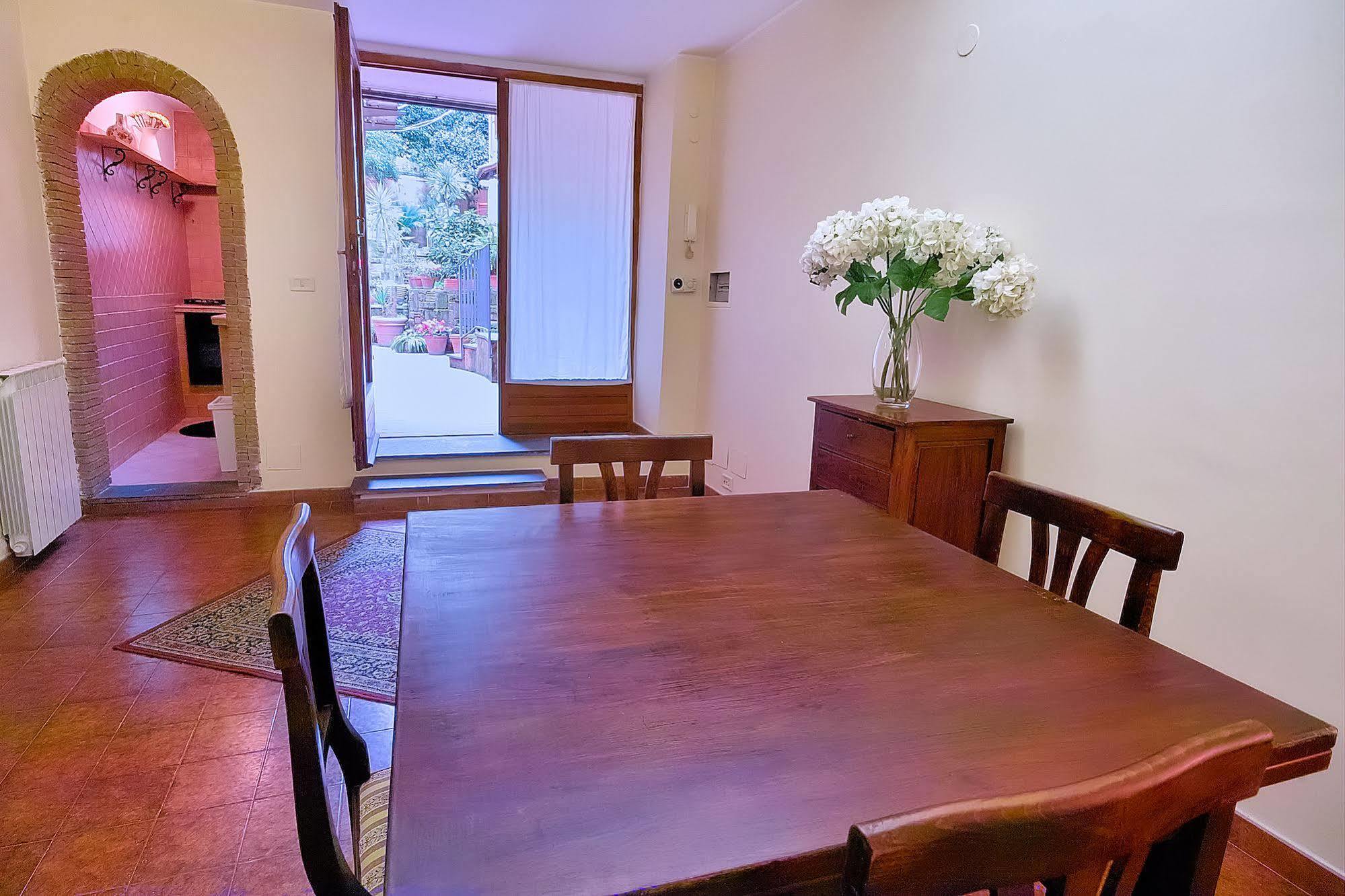 Apartment Cortile House